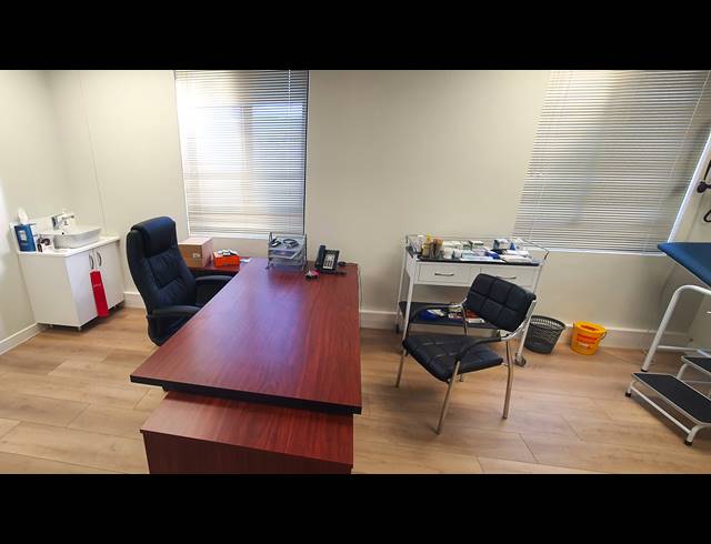 22M² OFFICE TO LET IN PAARL CENTRAL